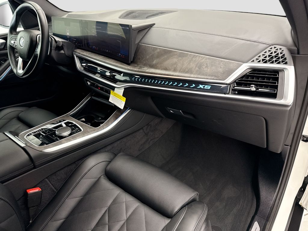 Thumbnail: 2026 BMW X5 - 16