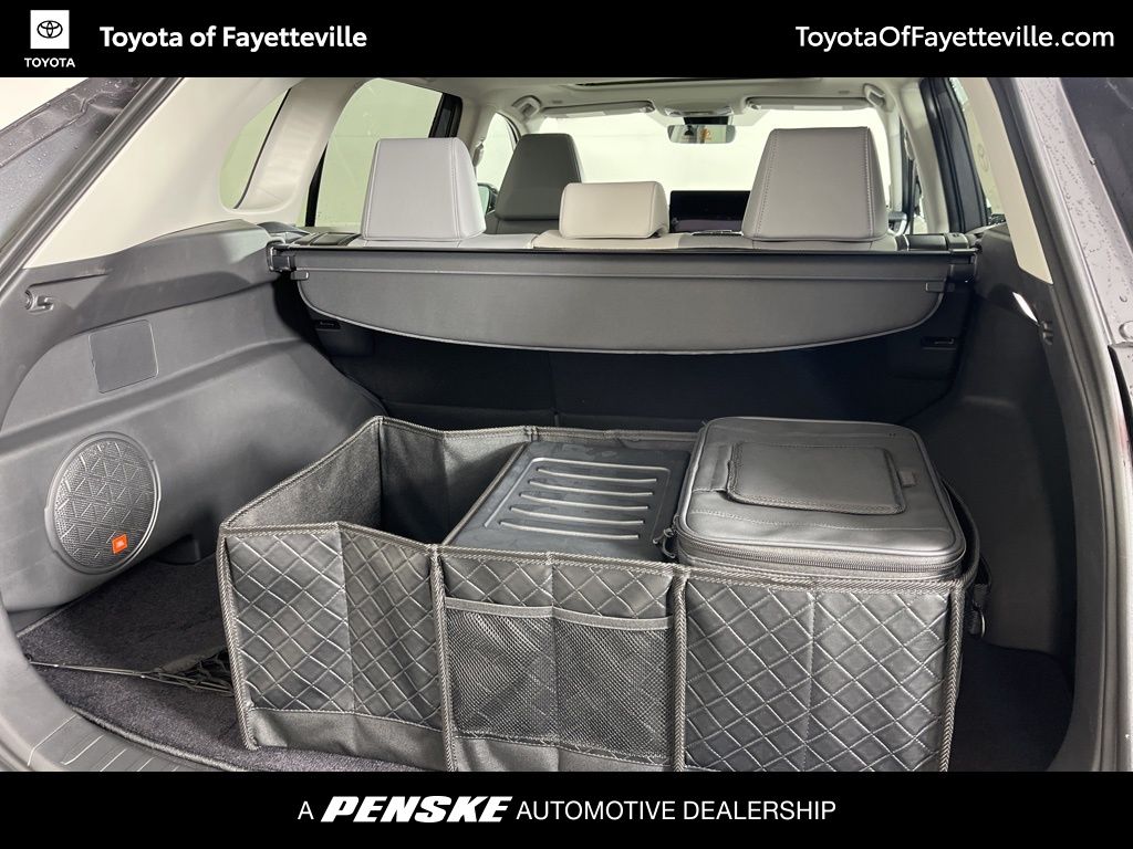 Thumbnail: 2025 Toyota RAV4 - 21