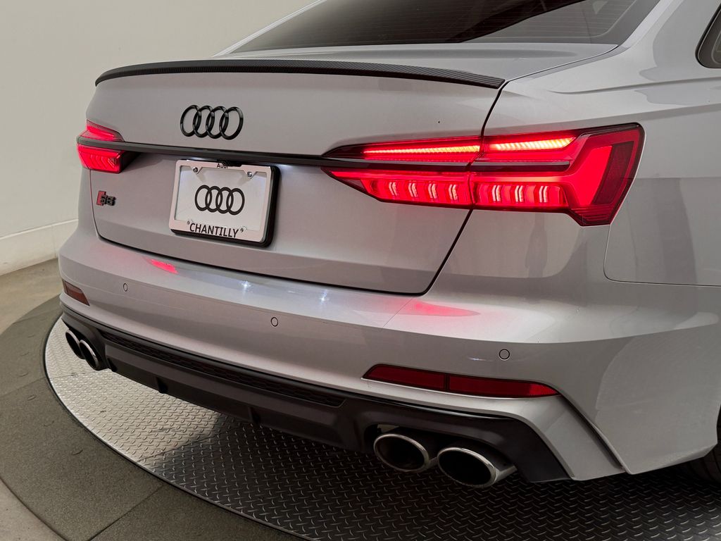 Thumbnail: 2022 Audi S6 - 17