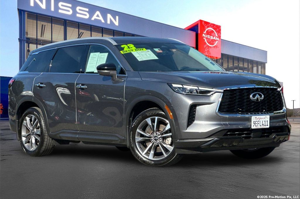 2023 INFINITI QX60 LUXE