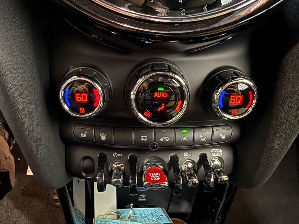 Thumbnail: 2023 MINI Cooper - 18