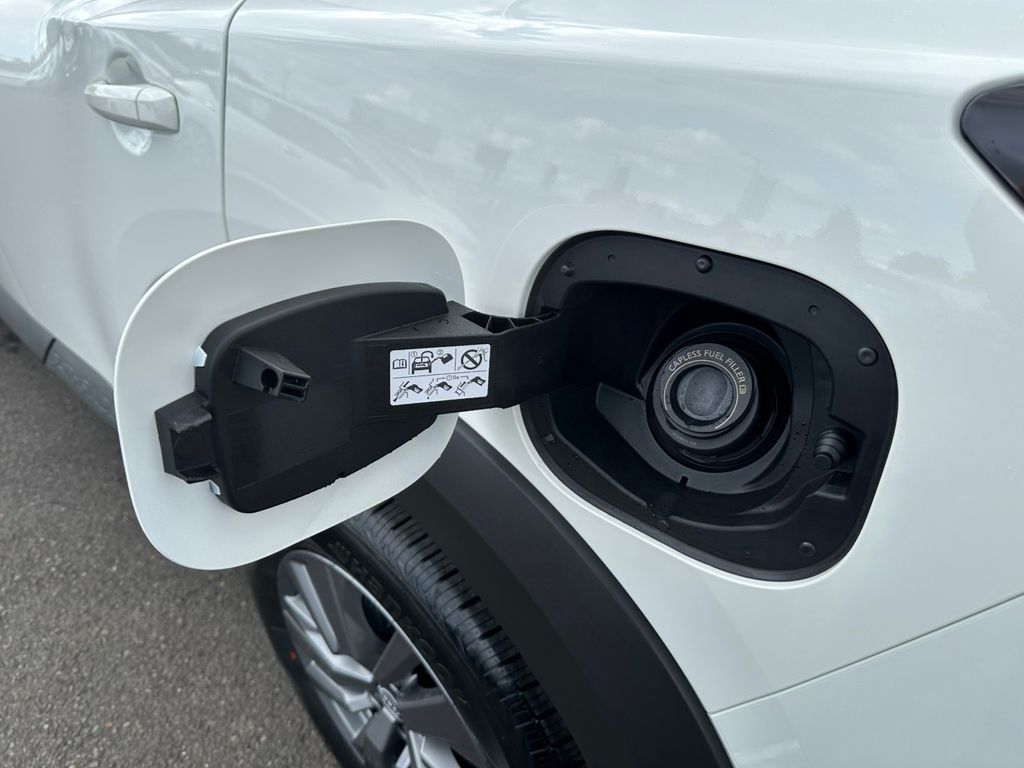 2025 Nissan Pathfinder S