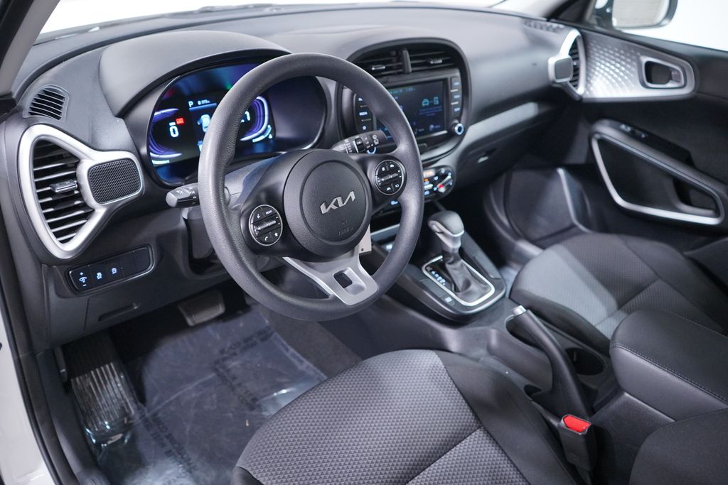 Thumbnail: 2023 Kia Soul - 6