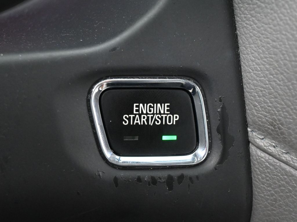 Used 2019 Summit White GMC SLE-2 image 17