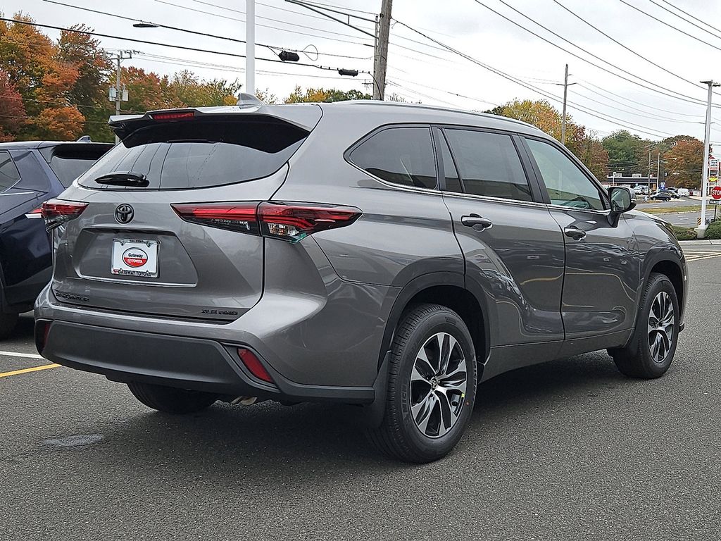 Thumbnail: 2026 Toyota Highlander - 5