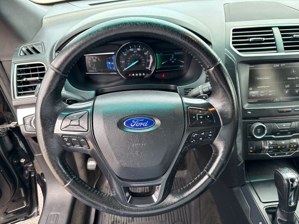 2016 Ford Explorer XLT photo 10