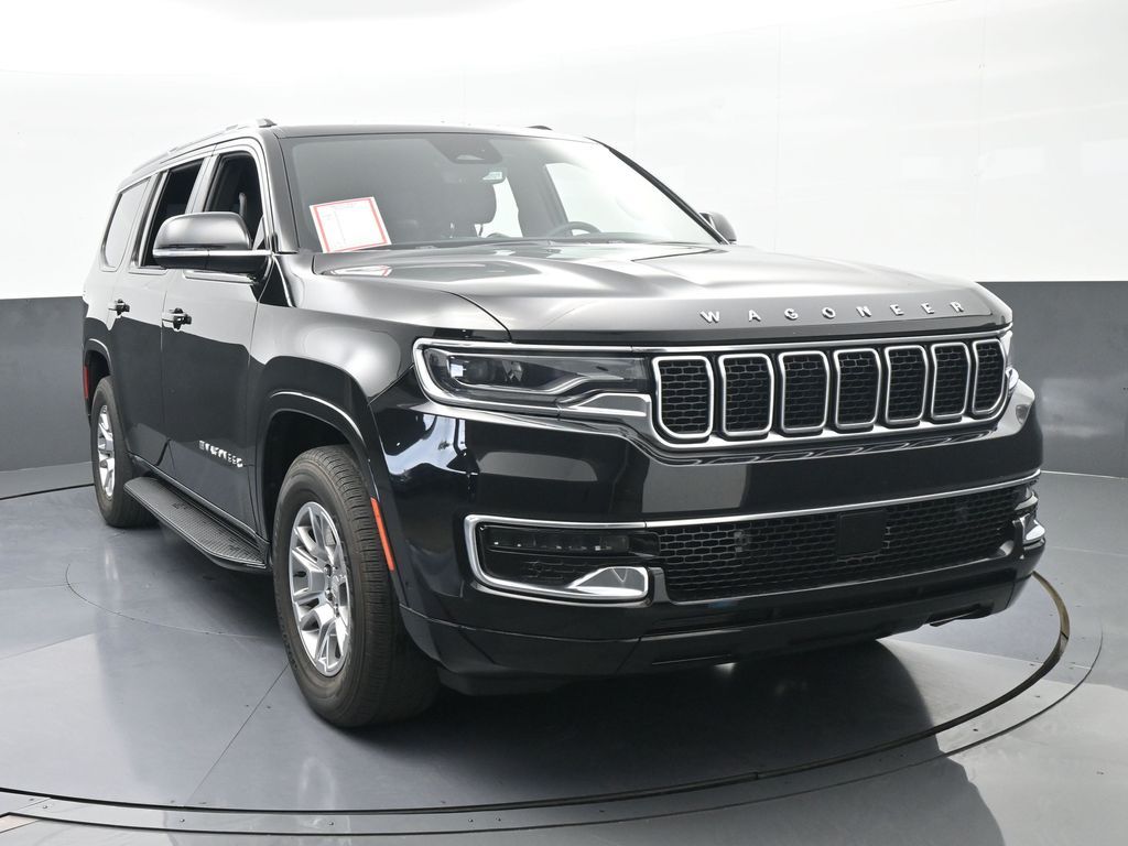 Used 2024 Diamond Black Crystal Pearlcoat Jeep Base image 9