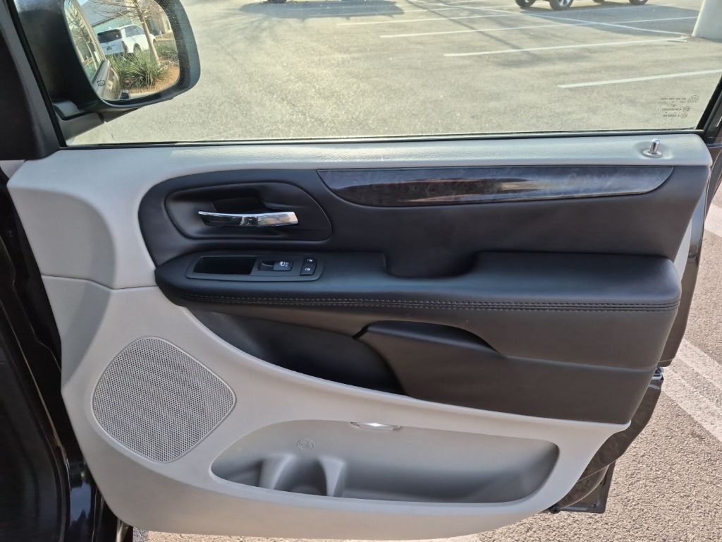 Used Car 2018 Dodge Grand Caravan  Se For Sale Under $15,000 In Austin, Texas