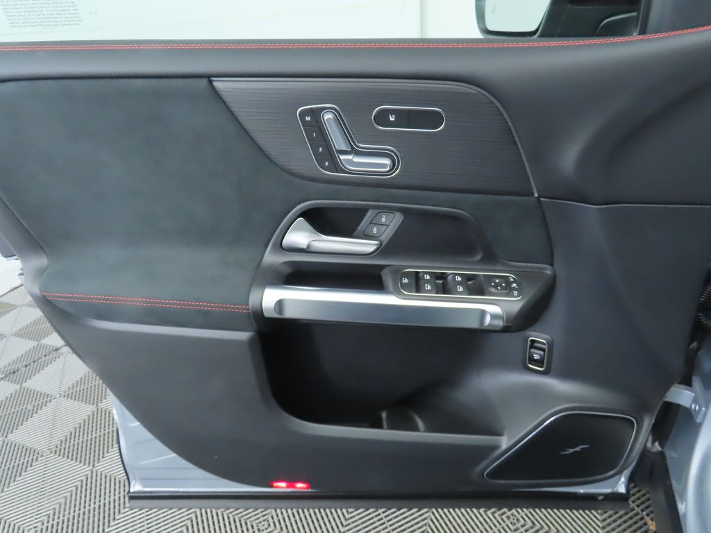 Thumbnail: 2026 Mercedes-Benz GLB - 25