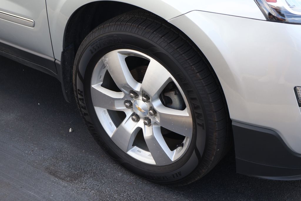 Thumbnail: 2015 Chevrolet Traverse - 8