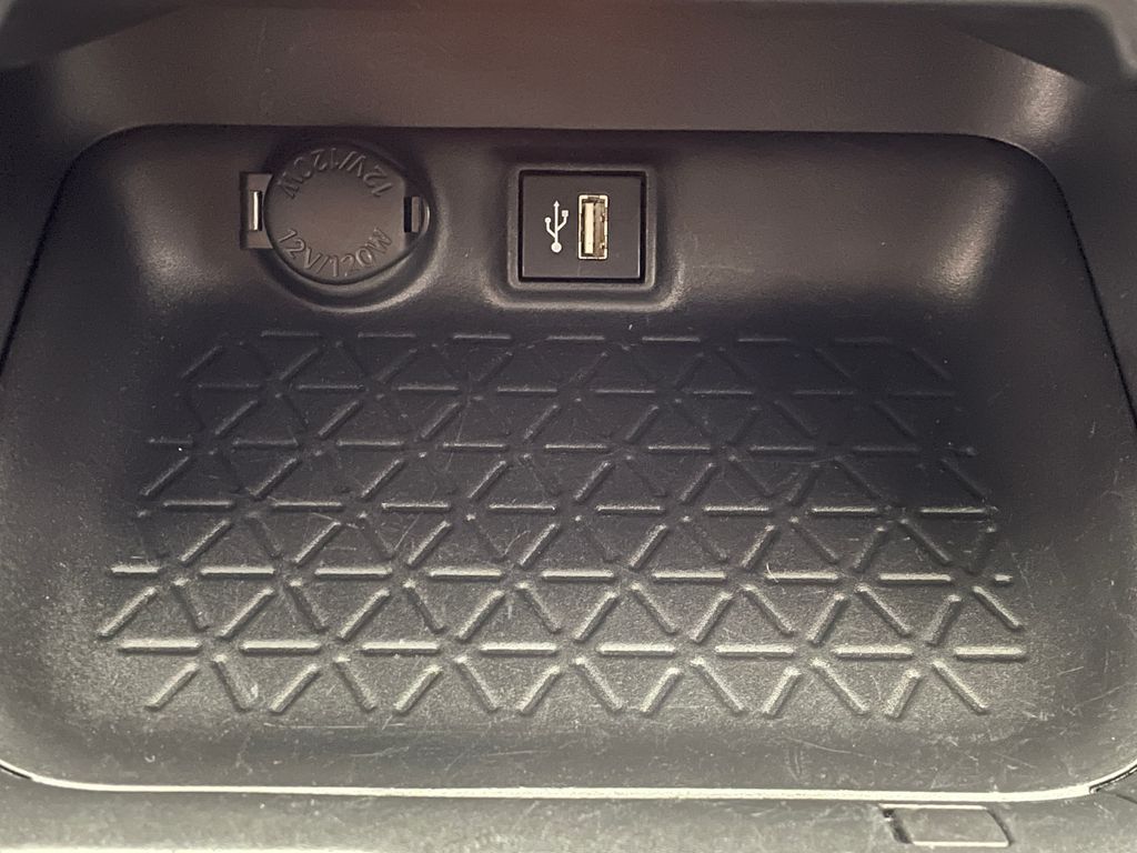 2024 Toyota RAV4 XLE 28