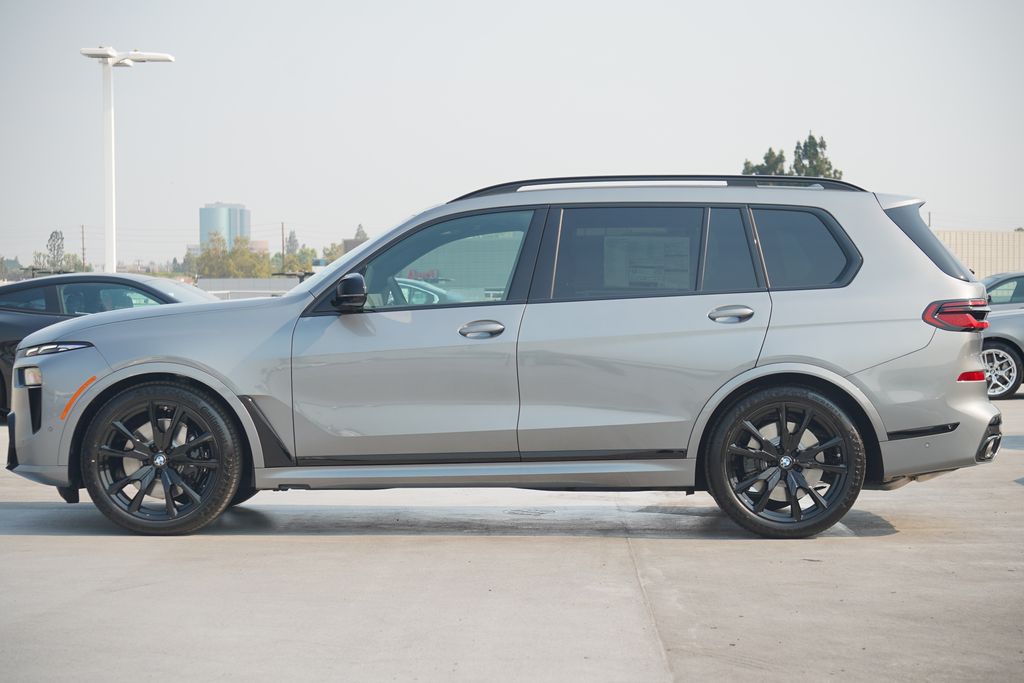 Thumbnail: 2026 BMW X7 - 4