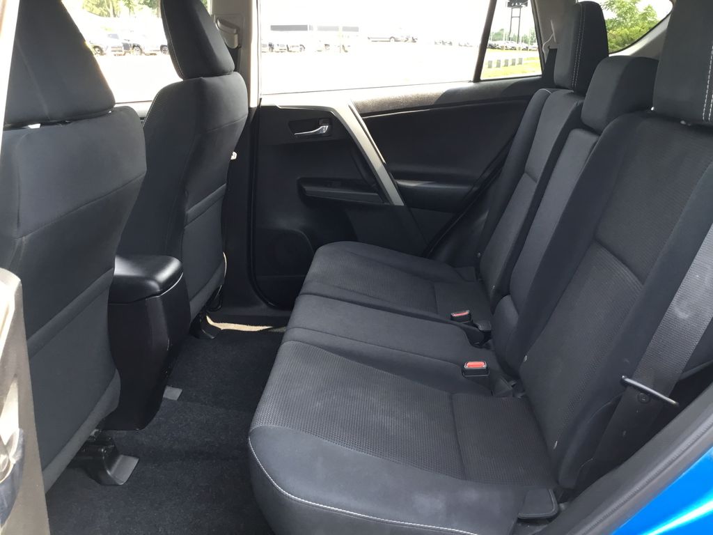 Thumbnail: 2018 Toyota RAV4 - 16