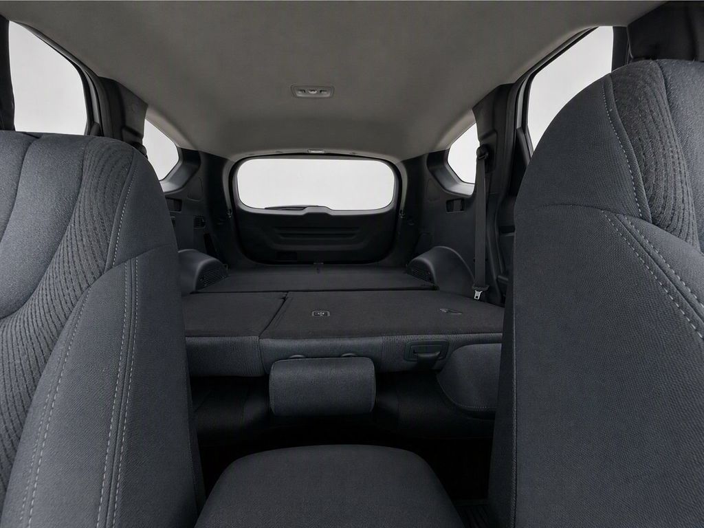 Used 2023 Silver Hyundai SEL image 17