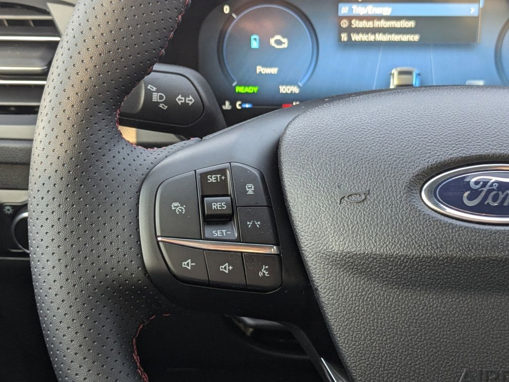 2025 Ford Escape ST-Line Elite