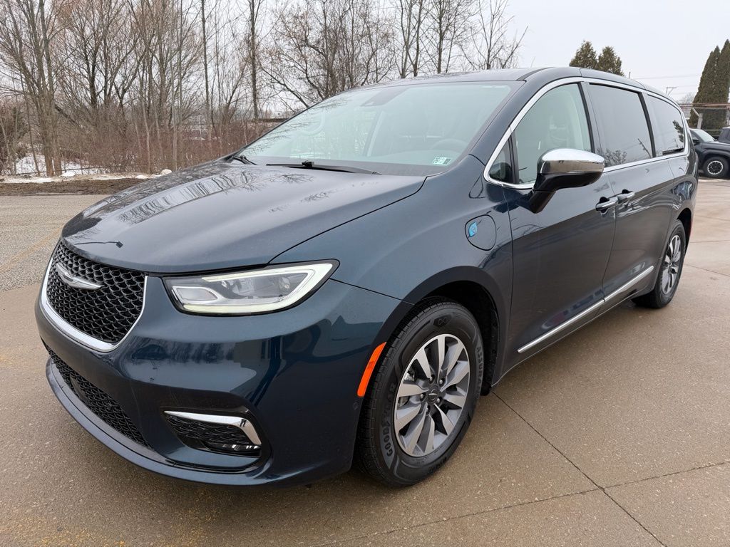 used 2023 Chrysler Pacifica Hybrid car, priced at $31,503