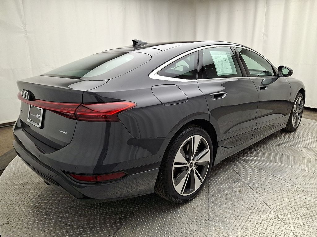 Thumbnail: 2025 Audi e-tron S - 4