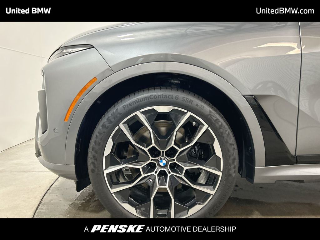 Thumbnail: 2026 BMW X7 - 10