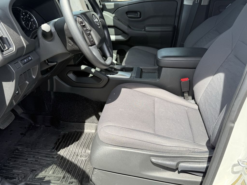 2025 Nissan Frontier S - 11