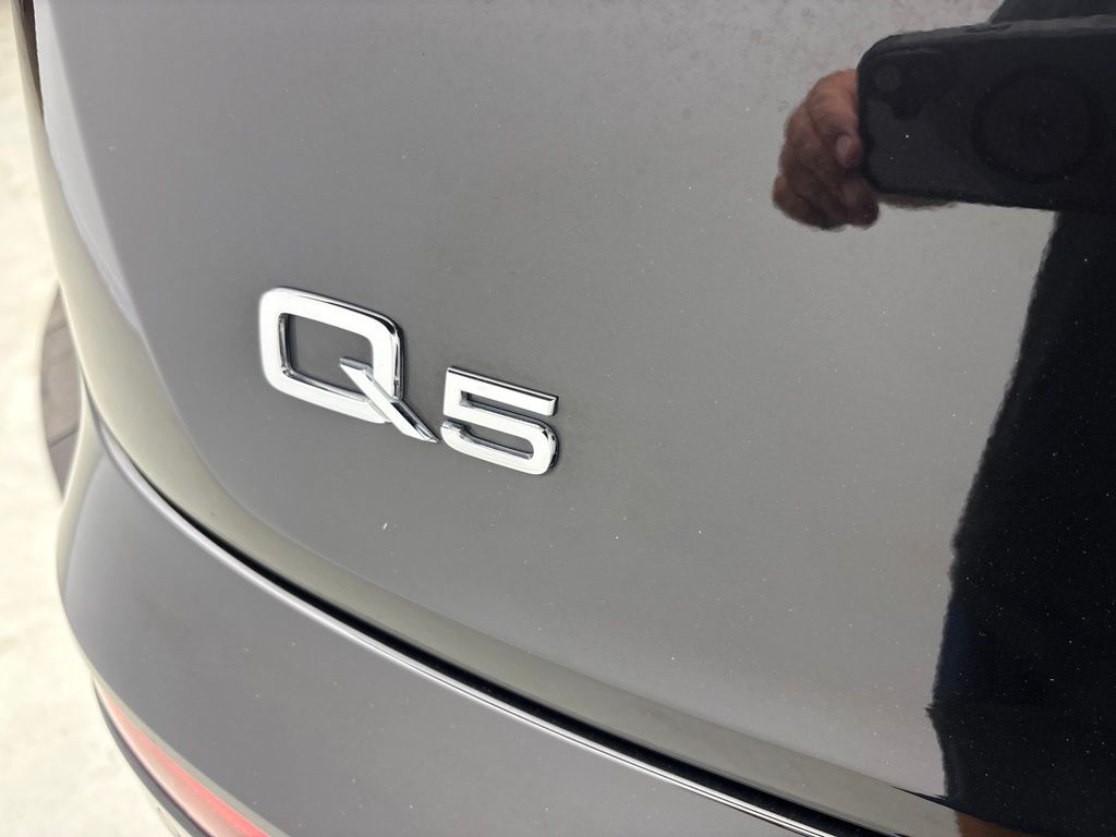 Thumbnail: 2023 Audi Q5 - 15