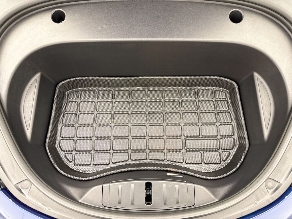 Thumbnail: 2023 Tesla Model 3 - 28