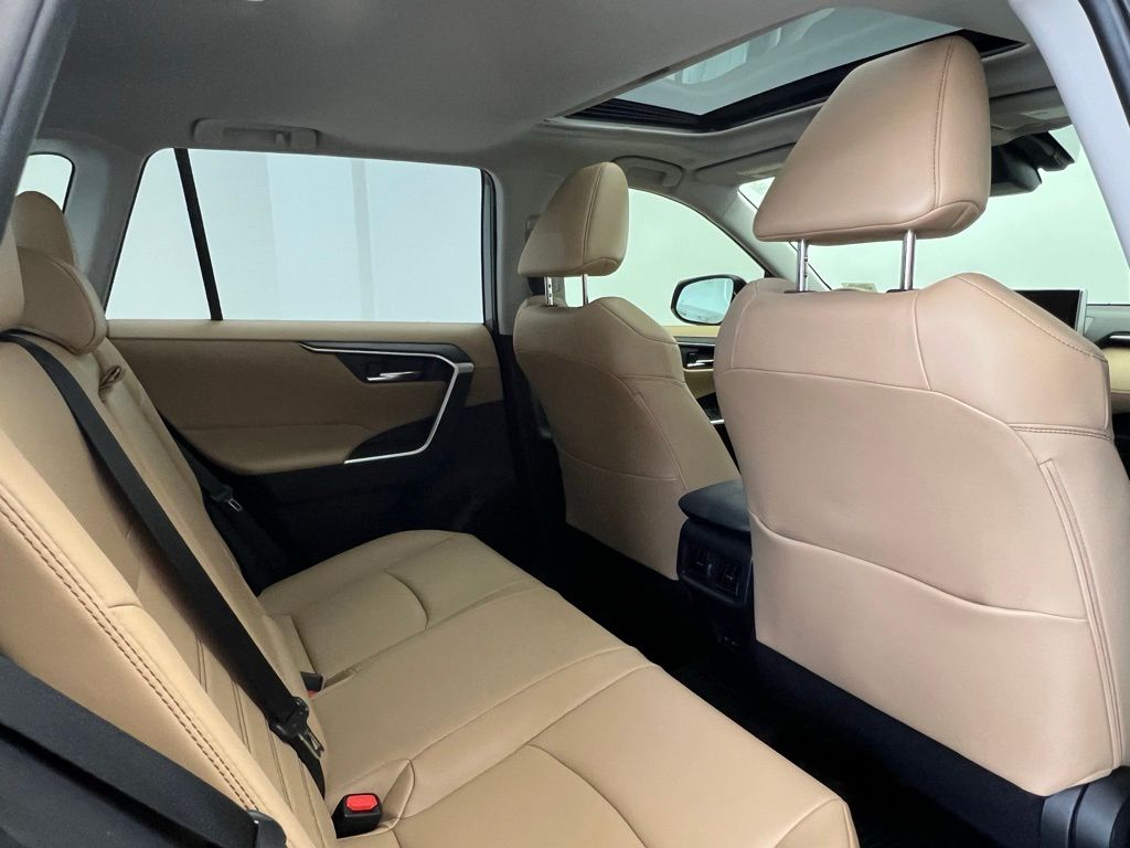 2023 Toyota RAV4 XLE Premium 9