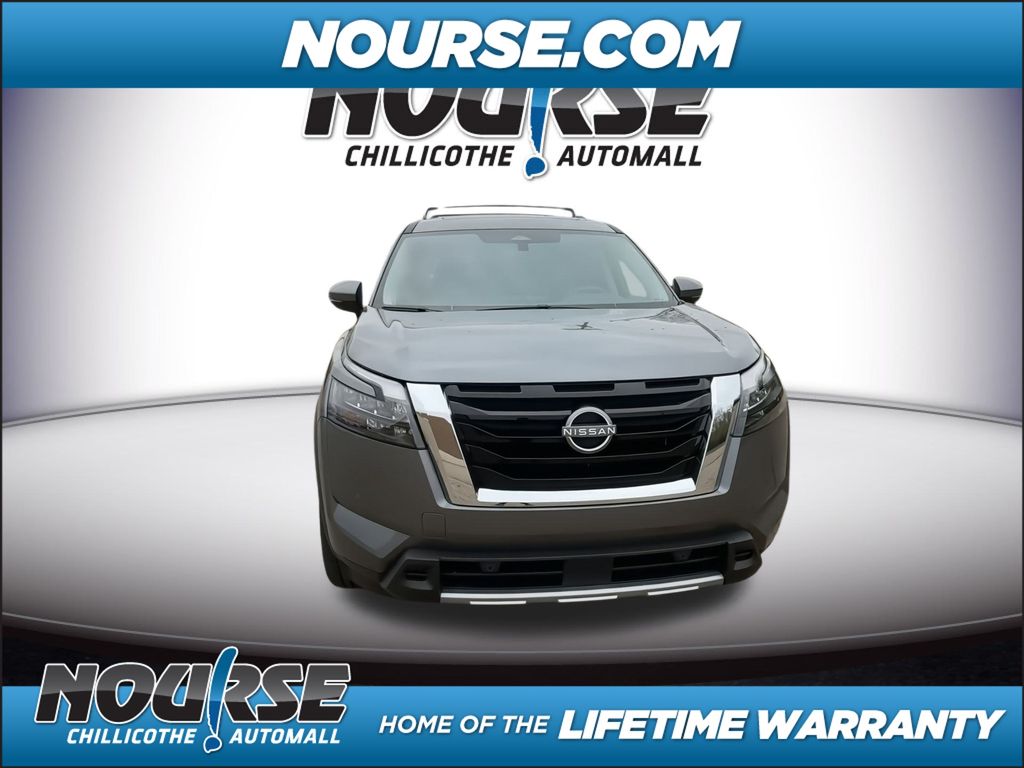 2025 Nissan Pathfinder SL photo