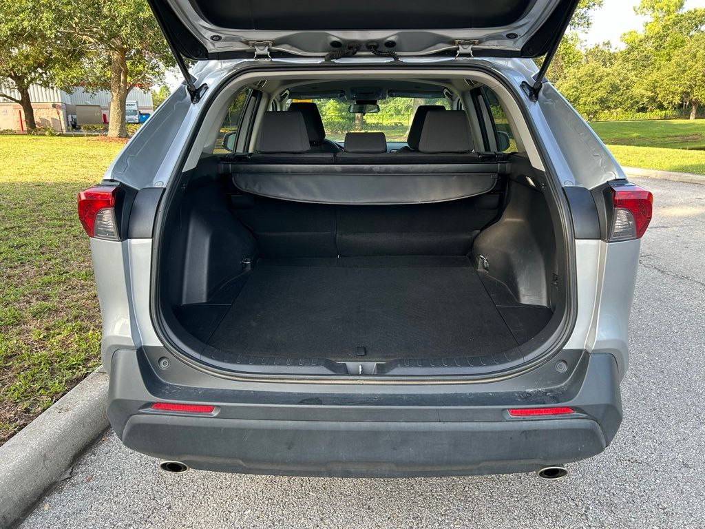 2024 Toyota RAV4 XLE 10