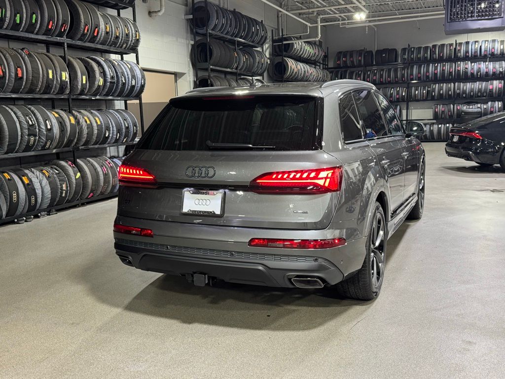 Thumbnail: 2026 Audi Q7 - 6