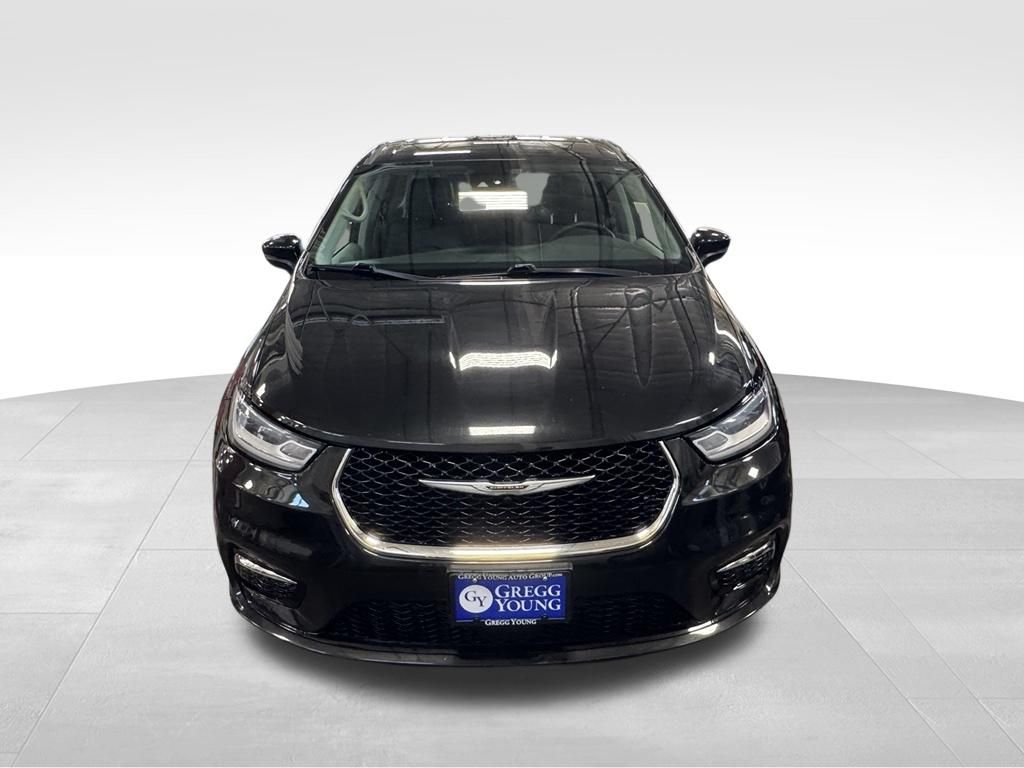 Used 2023 Chrysler Pacifica Van