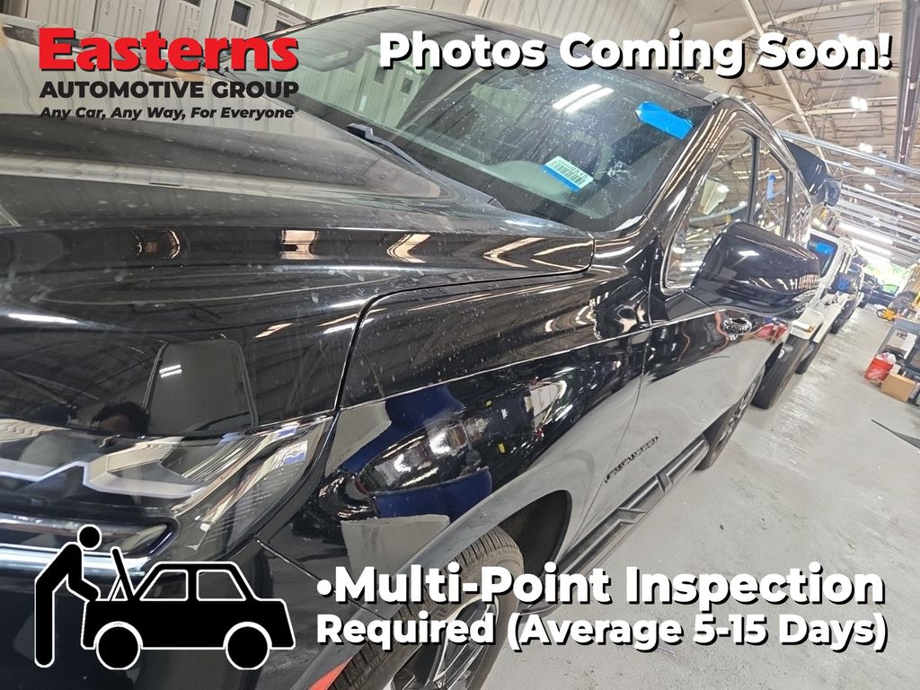 2022 Chevrolet Suburban 4WD 1500 RST's photo