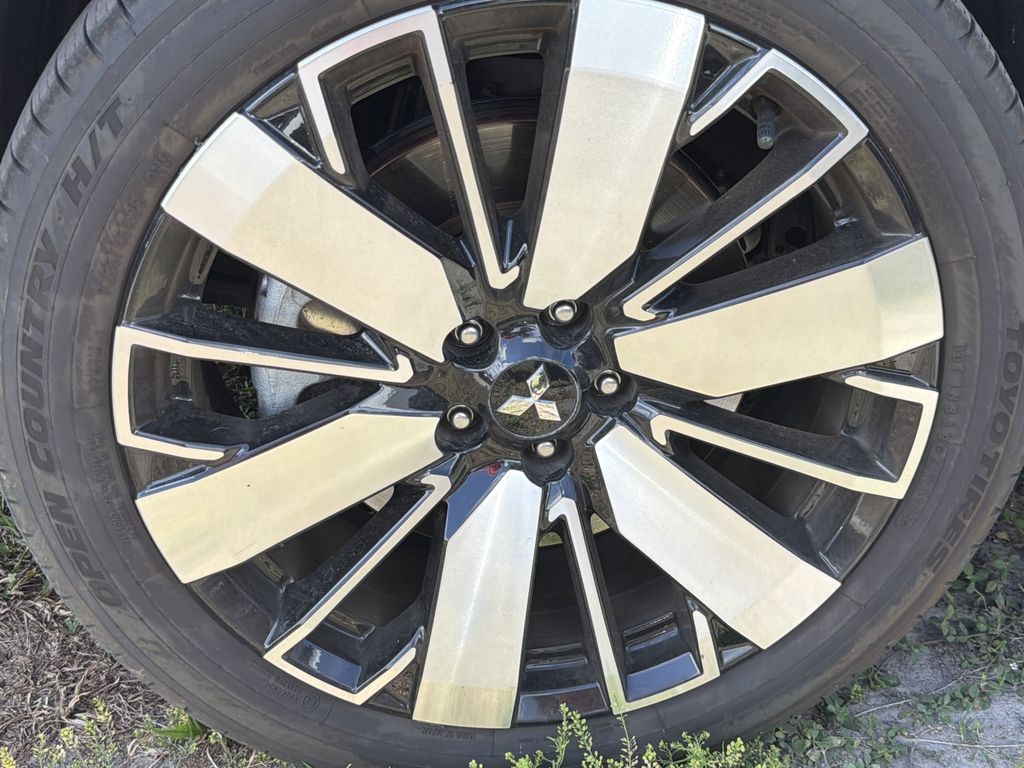 used 2025 Mitsubishi Outlander car, priced at $32,491