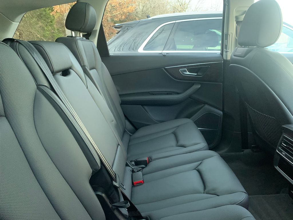 Thumbnail: 2023 Audi Q7 - 12