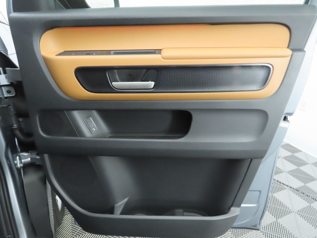 Thumbnail: 2025 Volkswagen ID.Buzz - 26