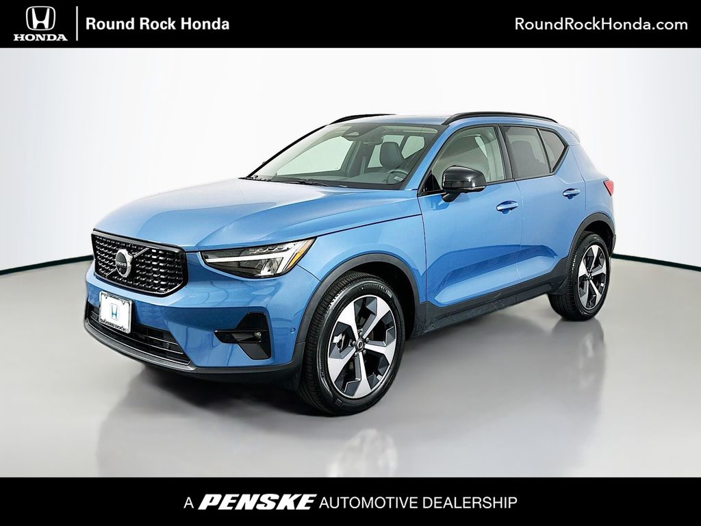 2023 Volvo XC40 B5 Plus -
                Round Rock, TX