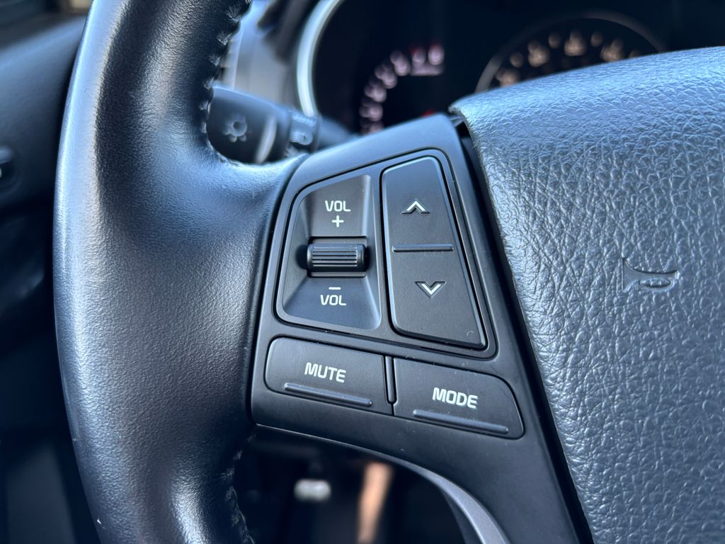 Thumbnail: 2015 Kia Sorento - 11
