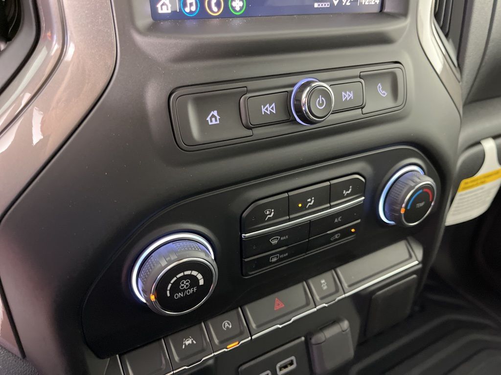 Thumbnail: 2026 Chevrolet Silverado 1500 - 29