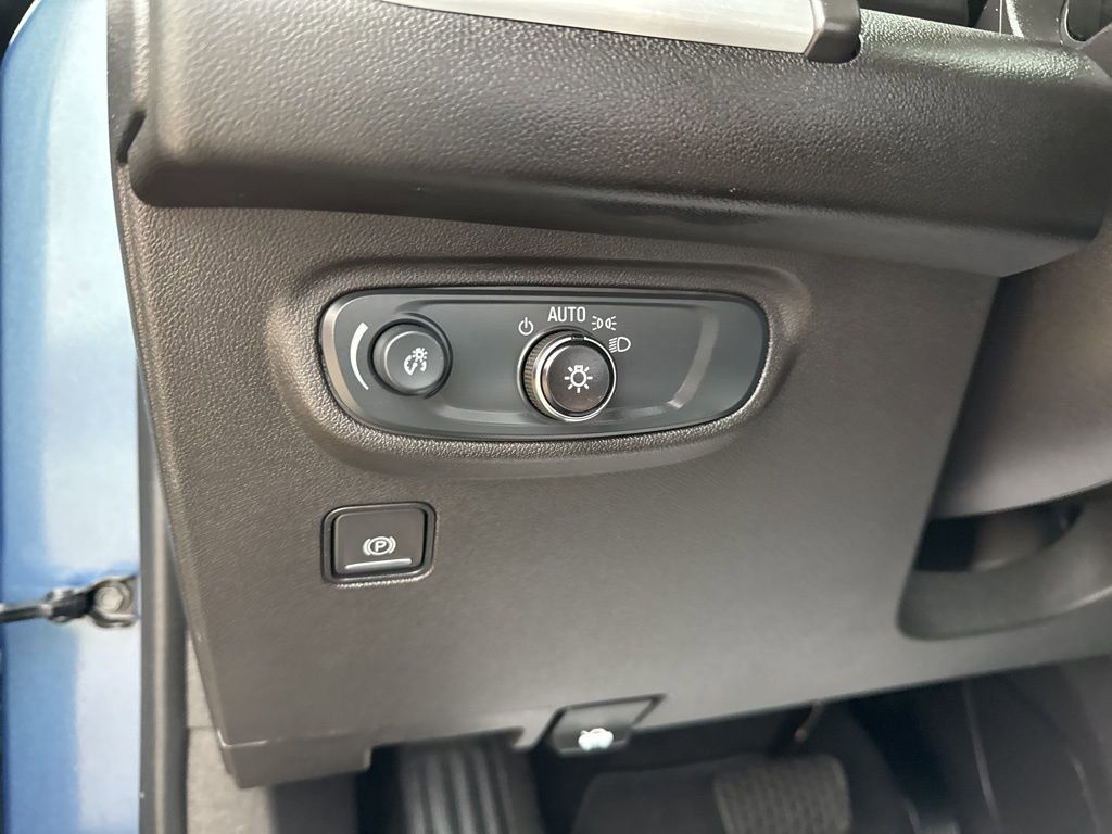 2024 GMC Terrain SLE photo