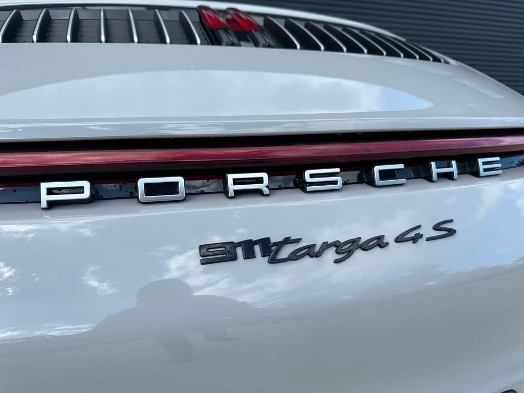 2022 Porsche 911 Targa 4S 9