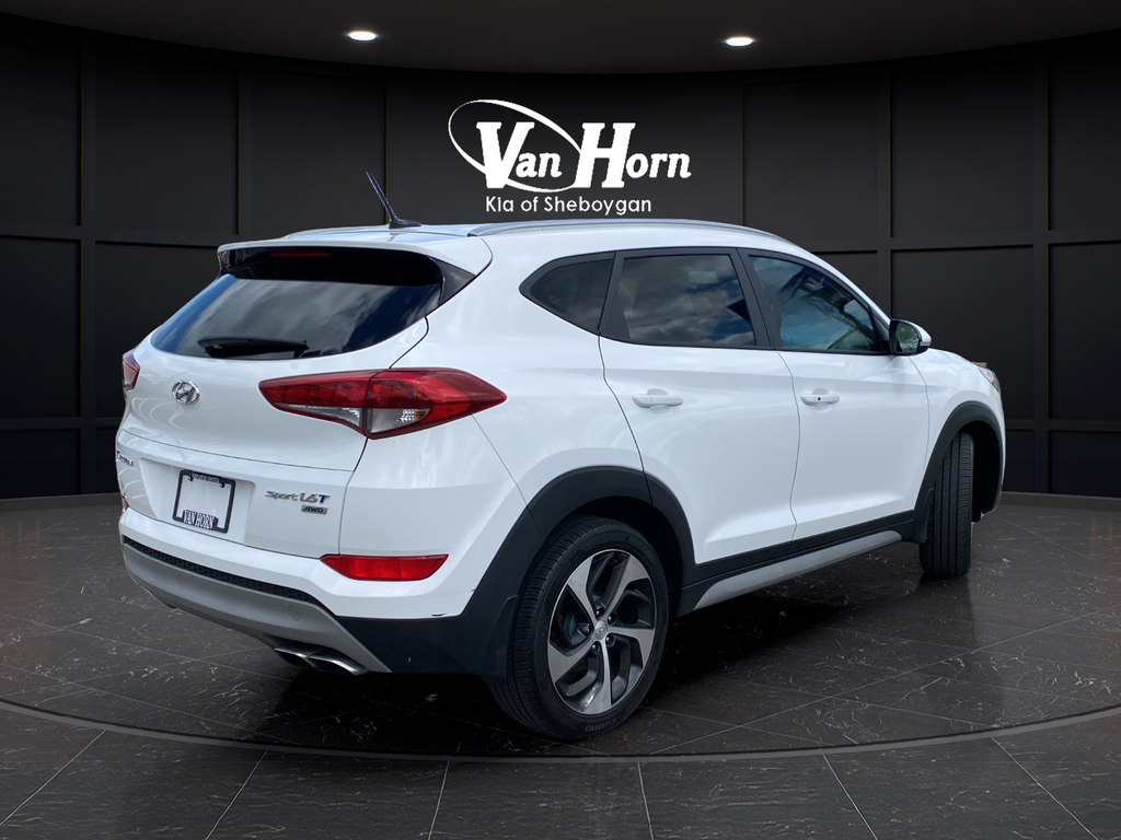 Used 2017 Winter White Hyundai Sport image 7