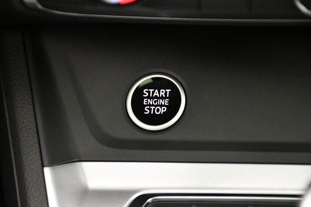 Thumbnail: 2025 Audi Q3 - 30