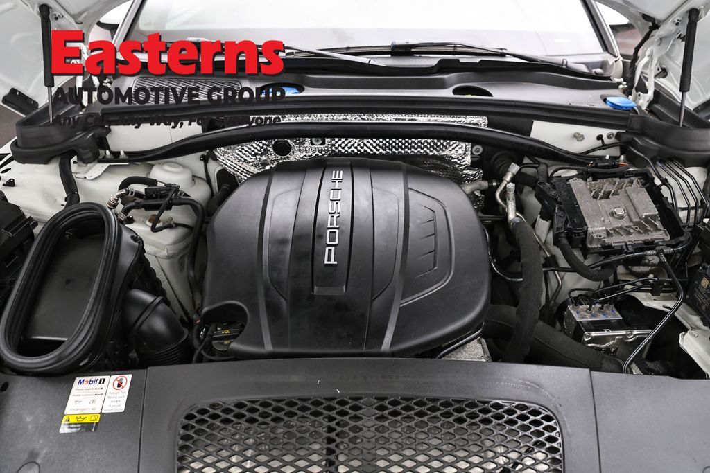 2021 Porsche Macan Base - Photo 8