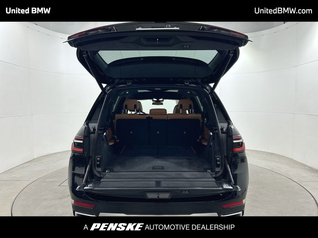 Thumbnail: 2025 BMW X7 - 22
