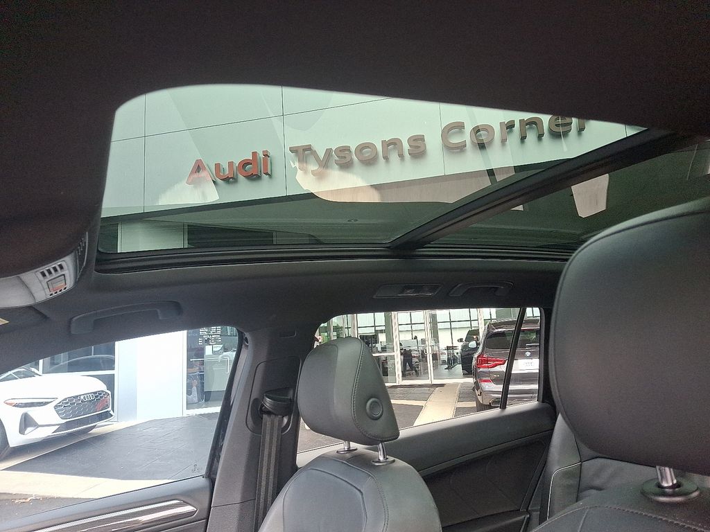 Thumbnail: 2020 Volkswagen Tiguan - 14