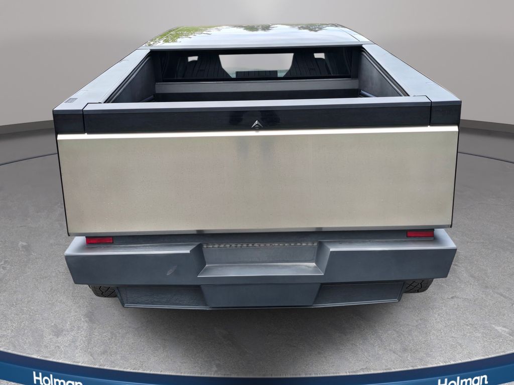 Used 2024  Tesla Base image 7