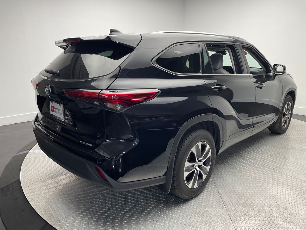 Thumbnail: 2021 Toyota Highlander - 5
