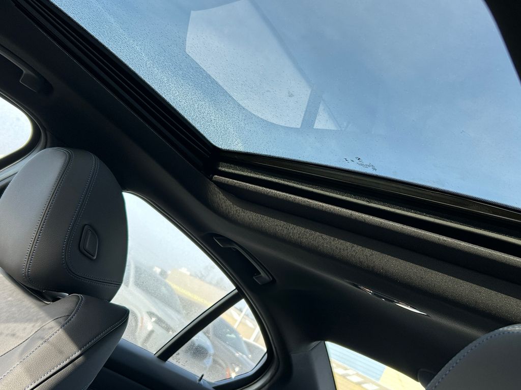 Thumbnail: 2026 BMW 3 Series - 16