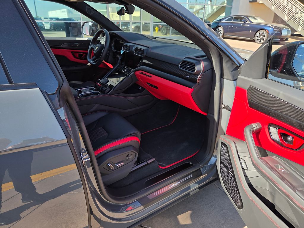Thumbnail: 2024 Lamborghini Urus - 13