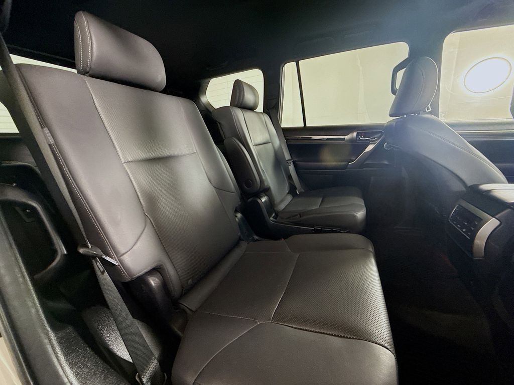 Thumbnail: 2022 Lexus GX - 27