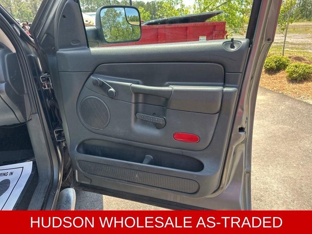 2005 Mineral Gray Metallic Clearcoat Dodge Ram 2500 ST RWD Truck